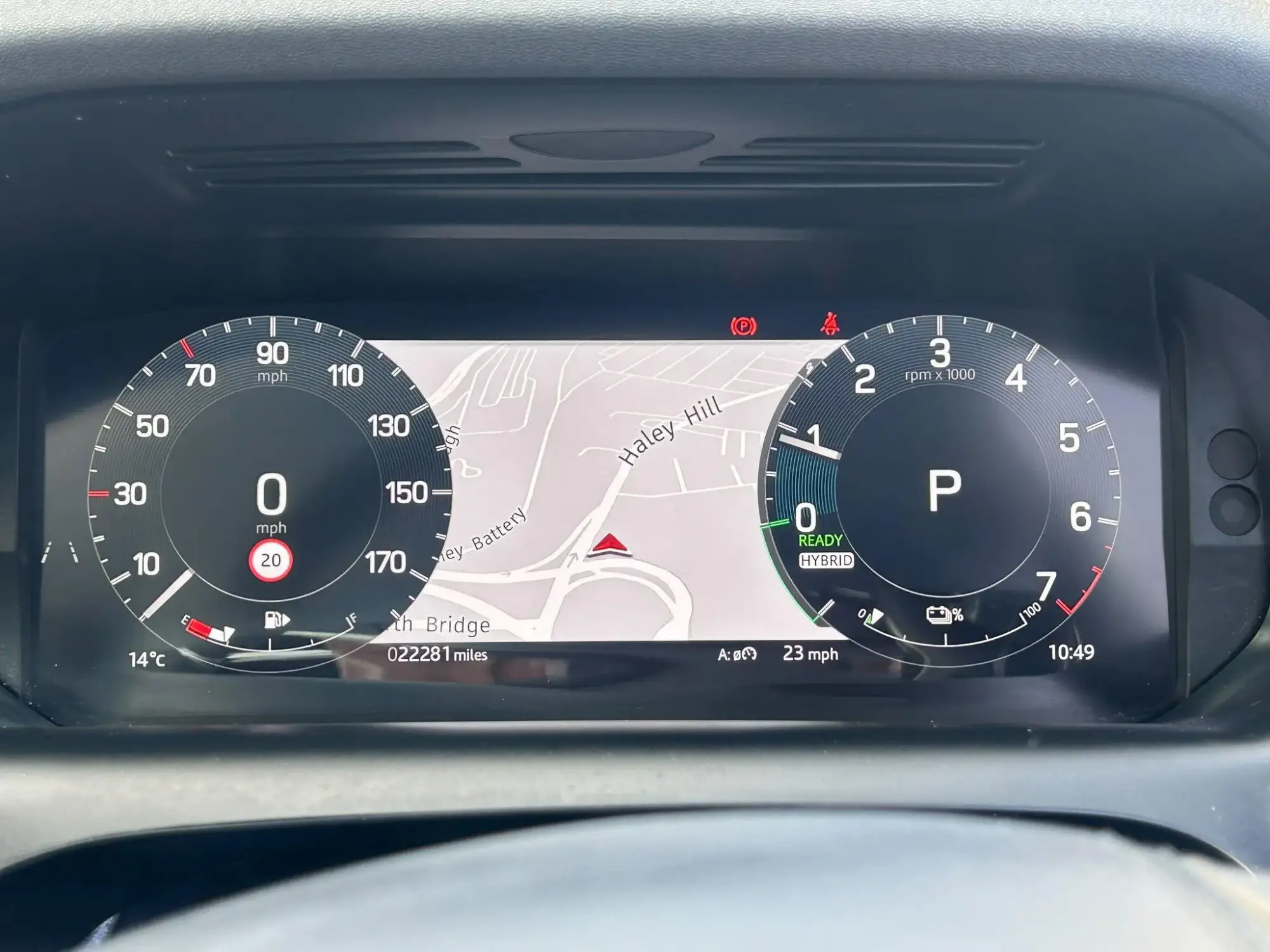 Land Rover Discovery Sport Image 30