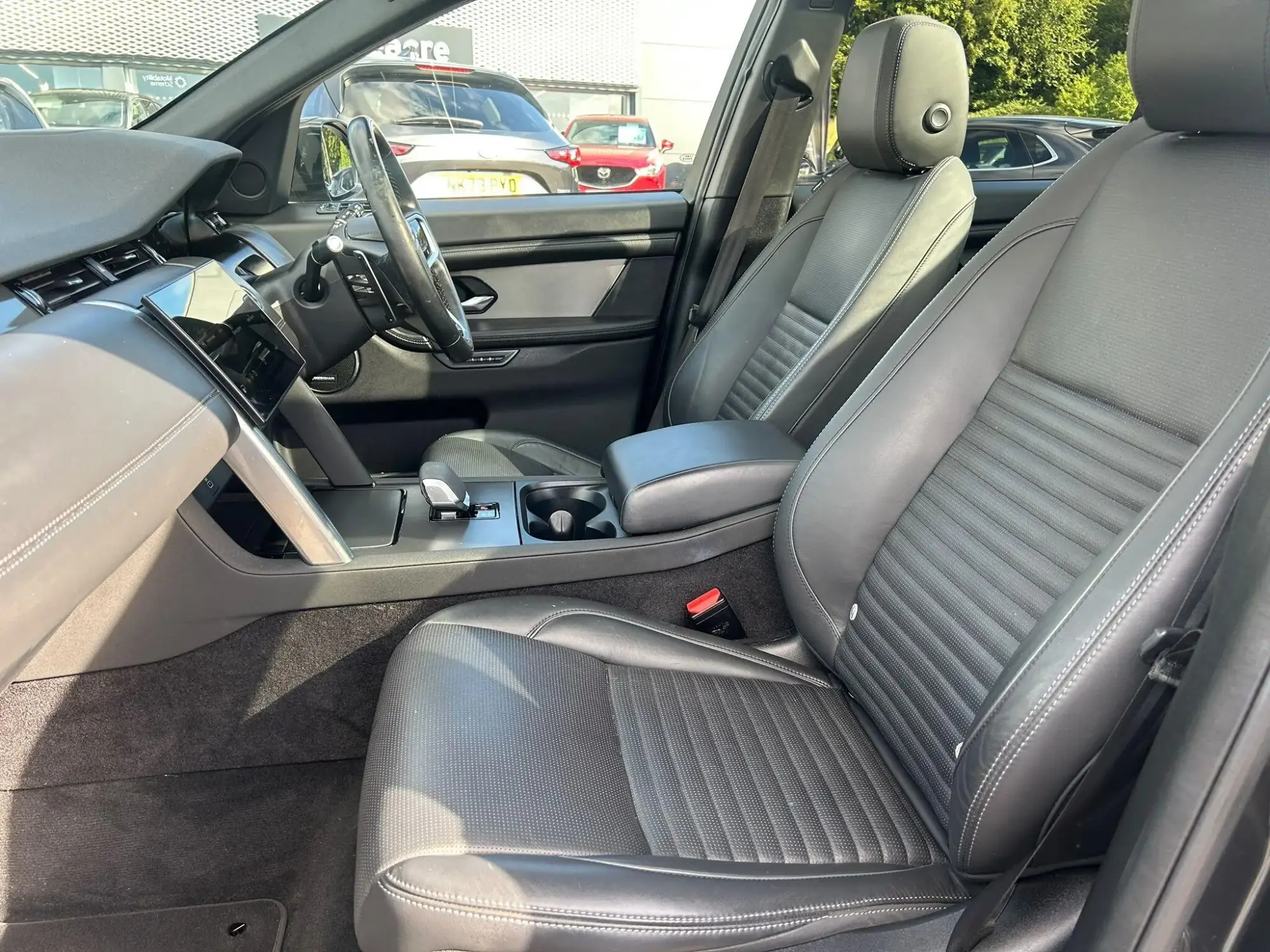 Land Rover Discovery Sport Image 33