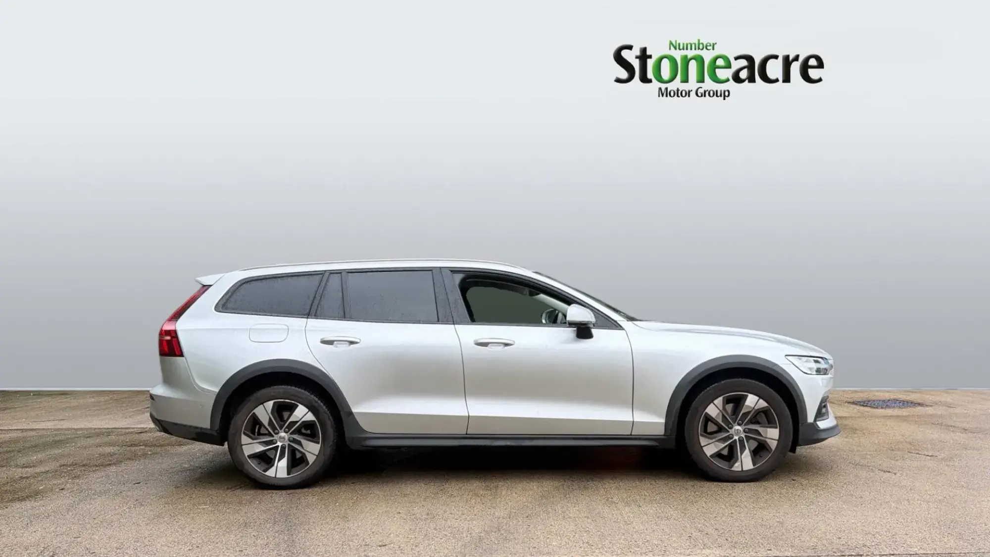 Volvo V60 Cross Country Image 3 Volvo V60 Cross Country Image 3