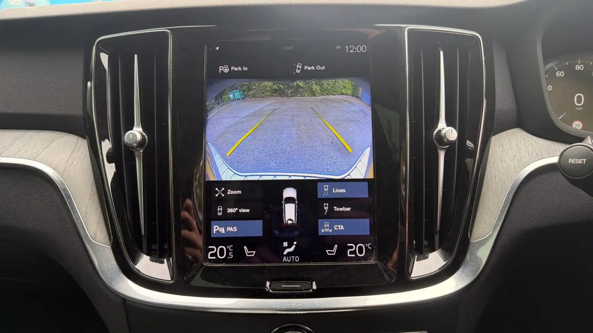Volvo V60 Cross Country Image 18 Volvo V60 Cross Country Image 18