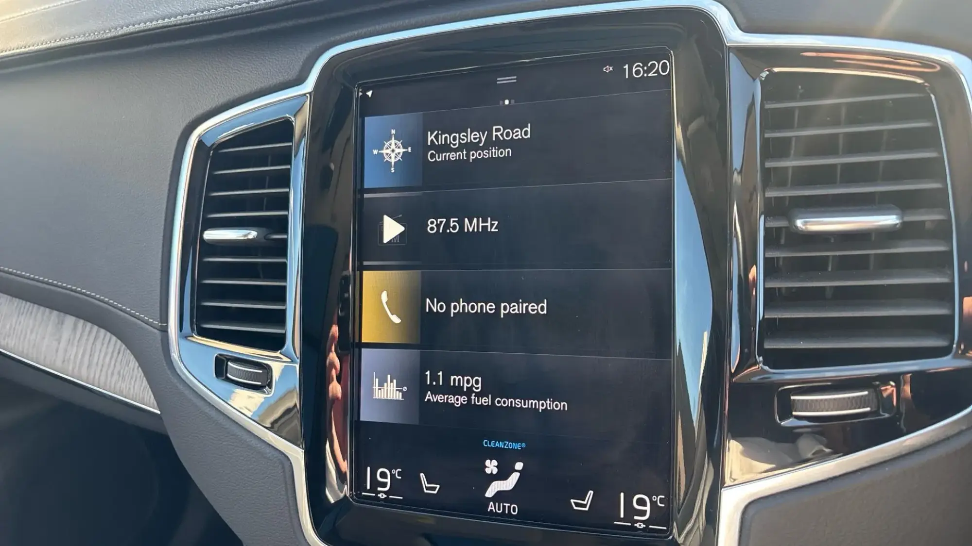 Volvo XC90 Plug-In Hybrid Image 12 Volvo XC90 Plug-In Hybrid Image 12