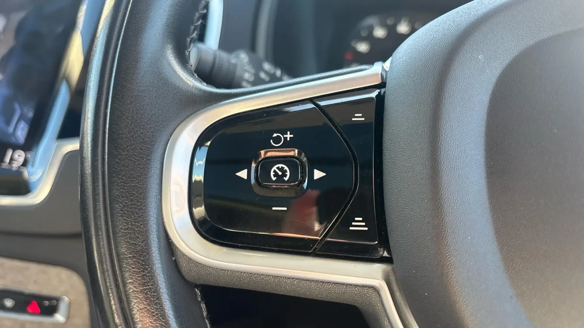 Volvo XC90 Plug-In Hybrid Image 19 Volvo XC90 Plug-In Hybrid Image 19