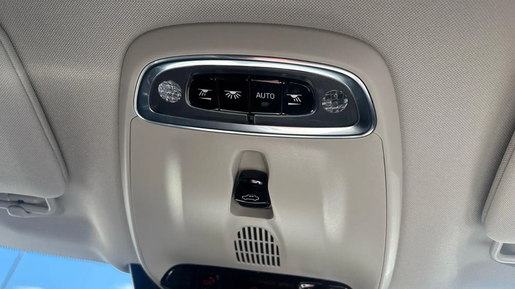 Volvo XC90 Plug-In Hybrid Image 26 Volvo XC90 Plug-In Hybrid Image 26