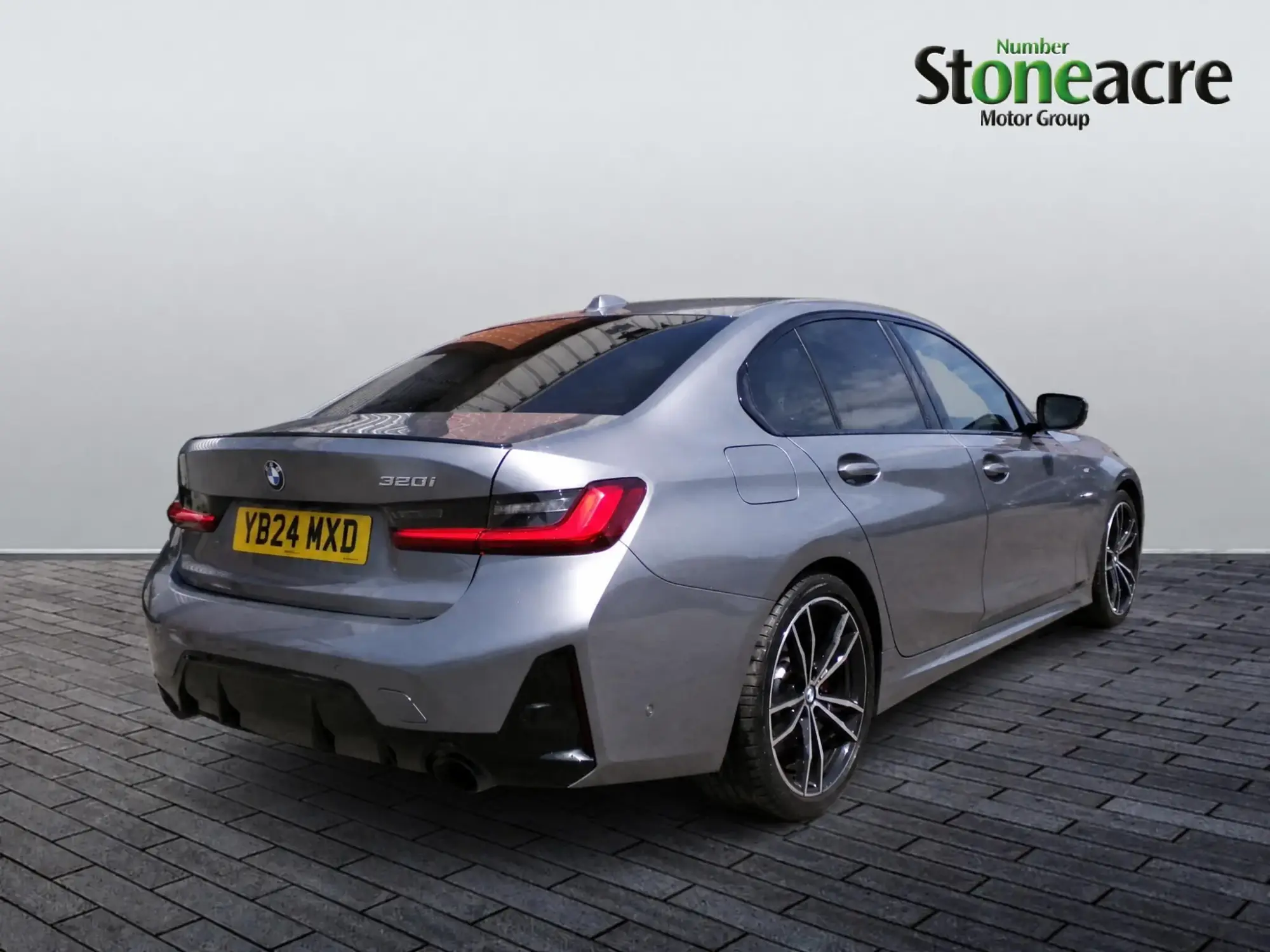 BMW 3 Series Image 2 BMW 3 Series Image 2