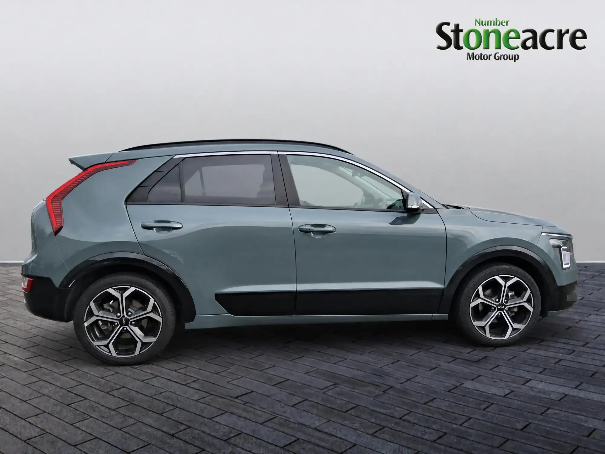 Kia Niro Hybrid 1.6 GDi Hybrid 4 5dr DCT ML24HWH Image 2 Kia Niro Hybrid 1.6 GDi Hybrid 4 5dr DCT ML24HWH Image 2