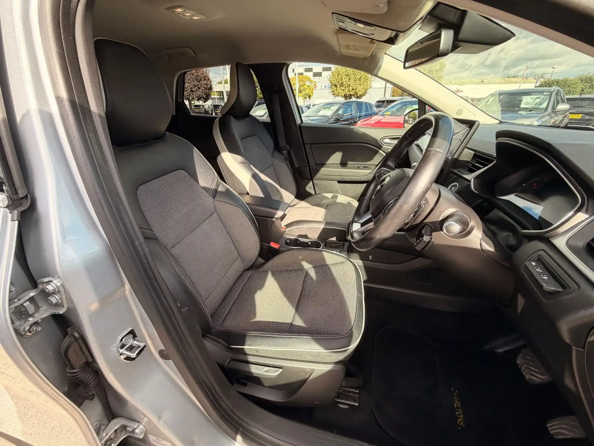Renault Captur Image 18 Renault Captur Image 18