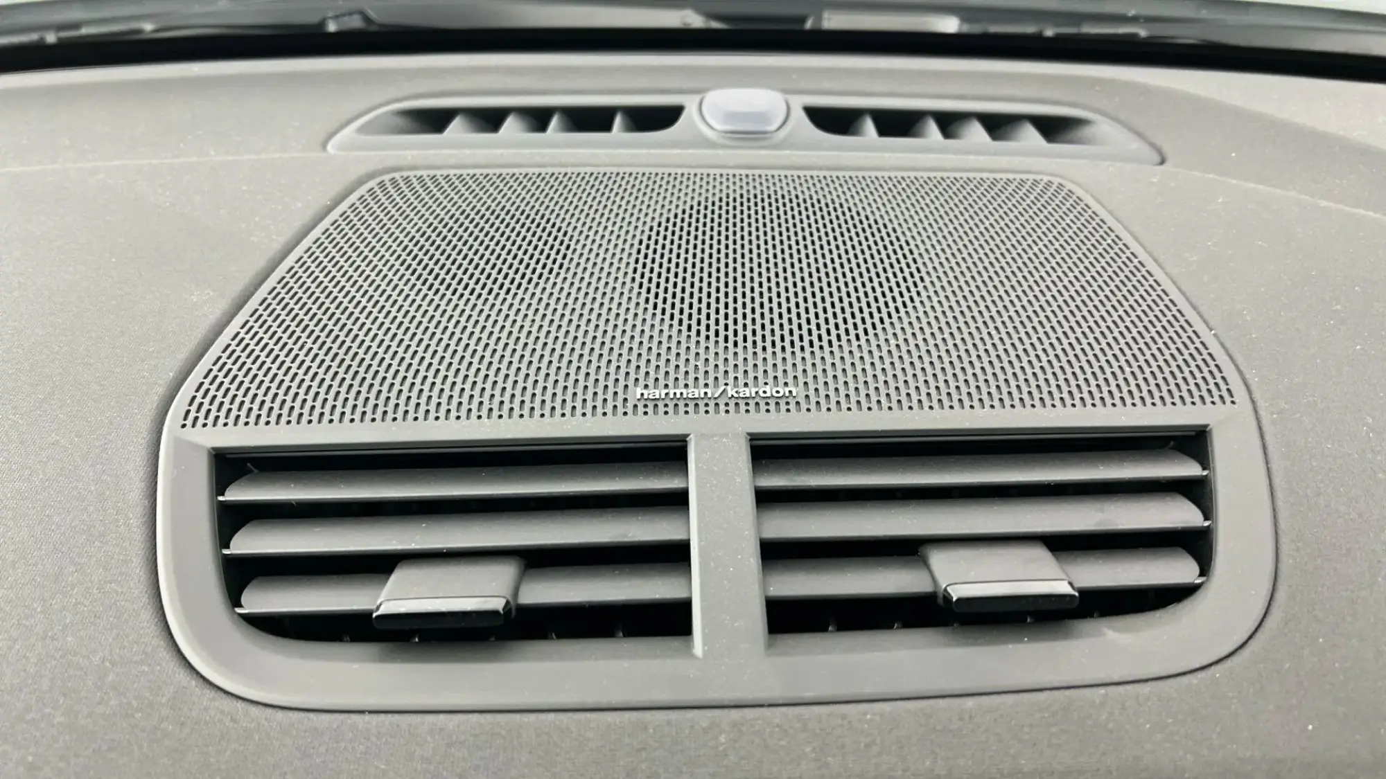 Polestar 2 Image 24