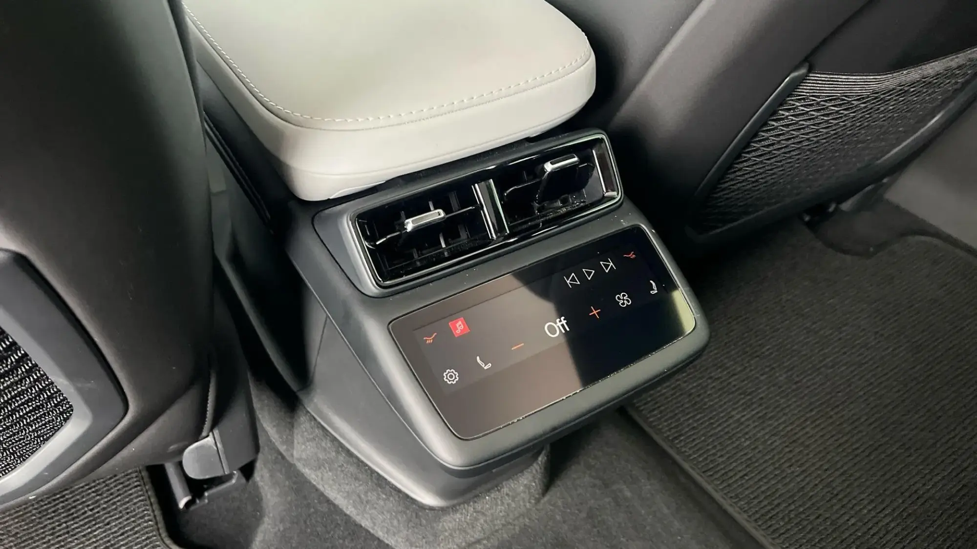 Polestar 4 Coupe Image 20