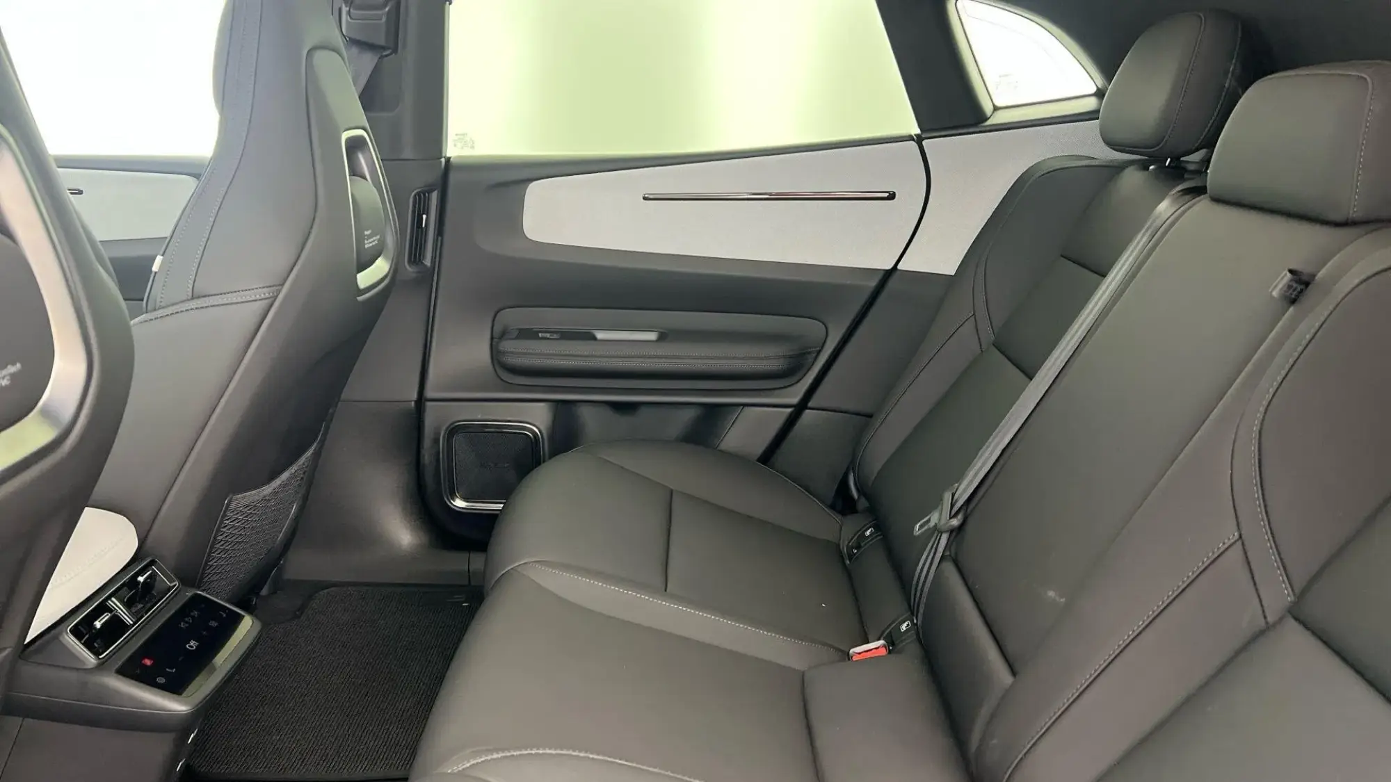 Polestar 4 Coupe Image 22