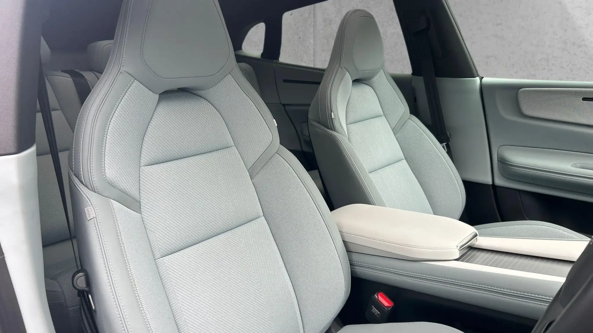 Polestar 4 SUV Image 19 Polestar 4 SUV Image 19