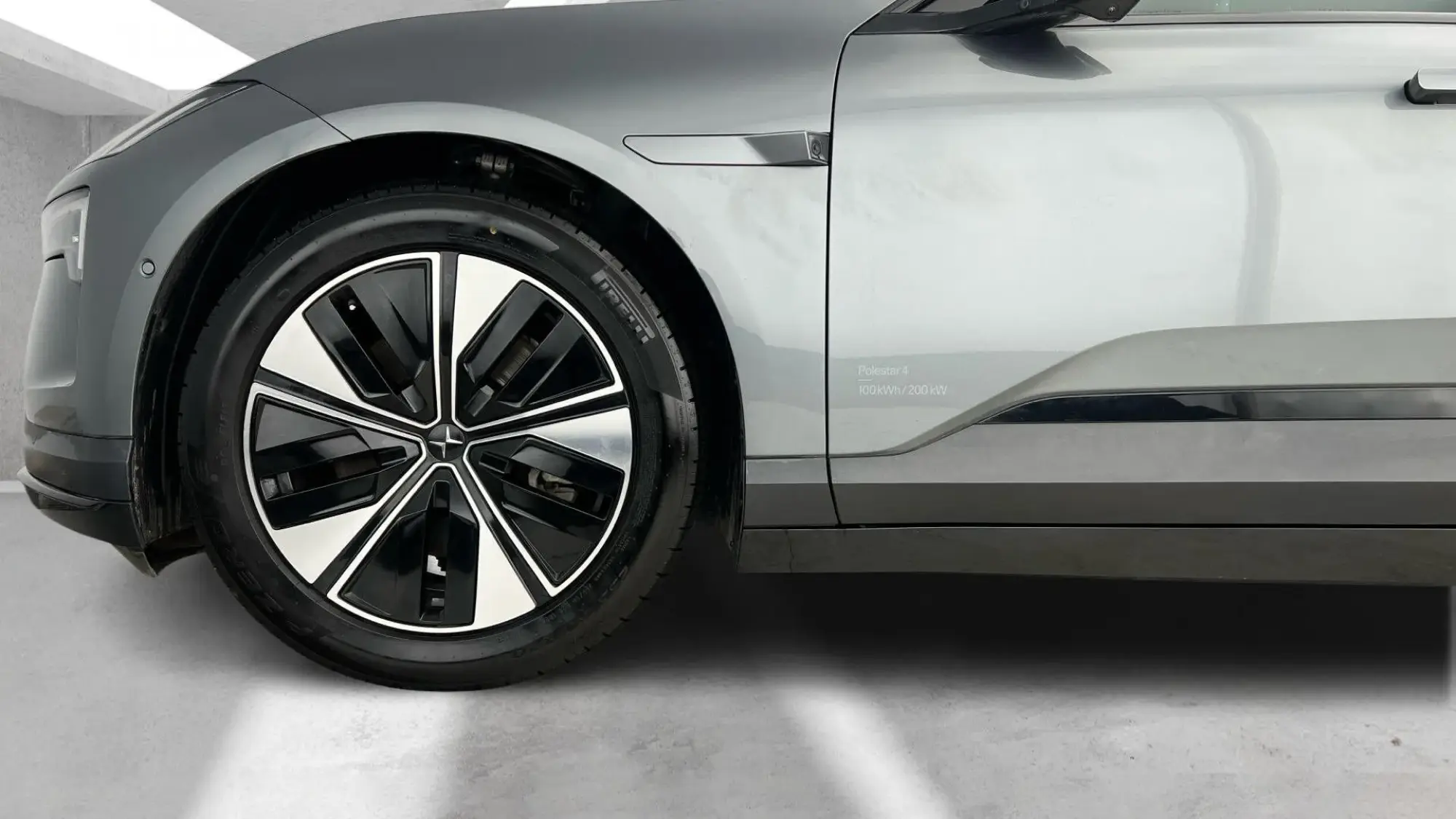 Polestar 4 Coupe Image 26