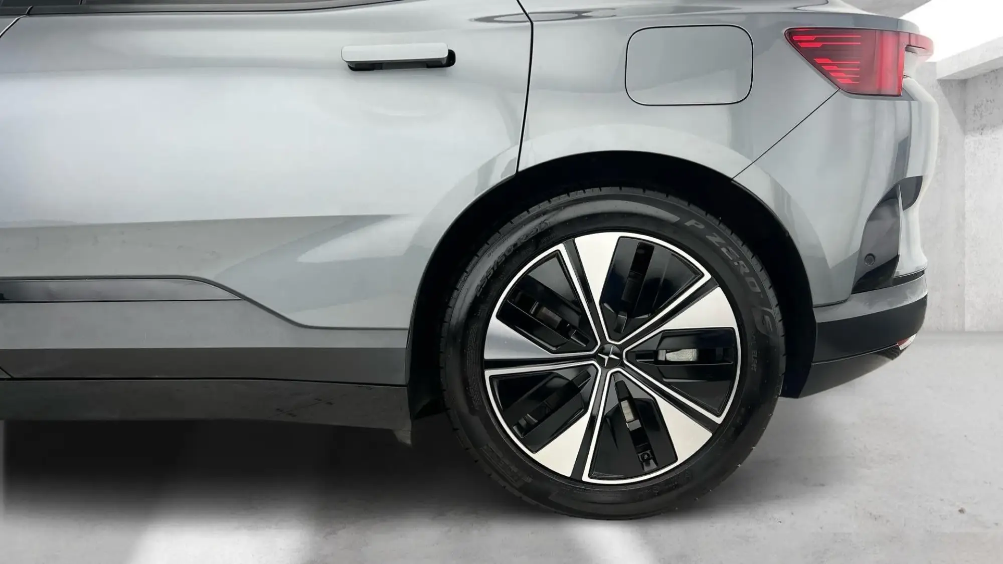 Polestar 4 Coupe Image 27