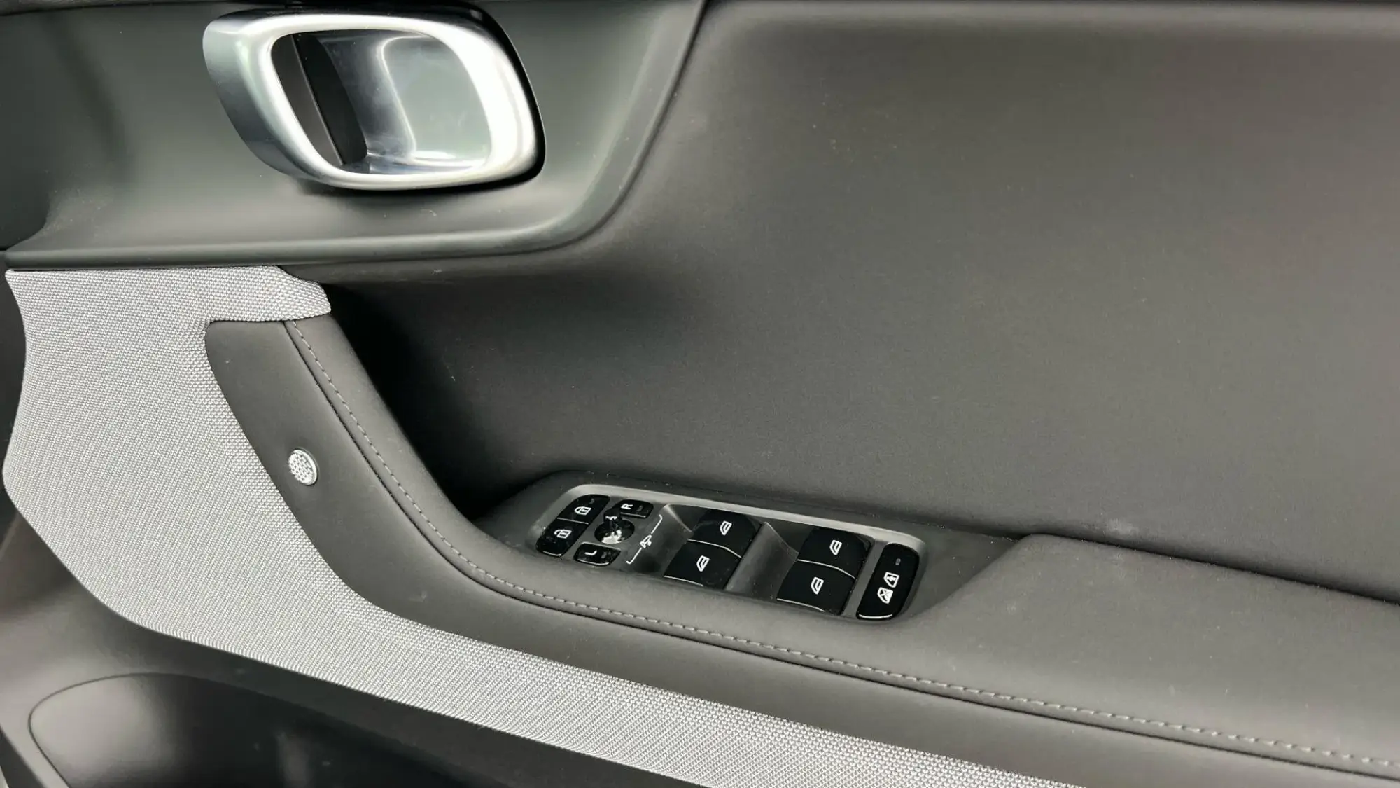 Polestar 2 Image 33