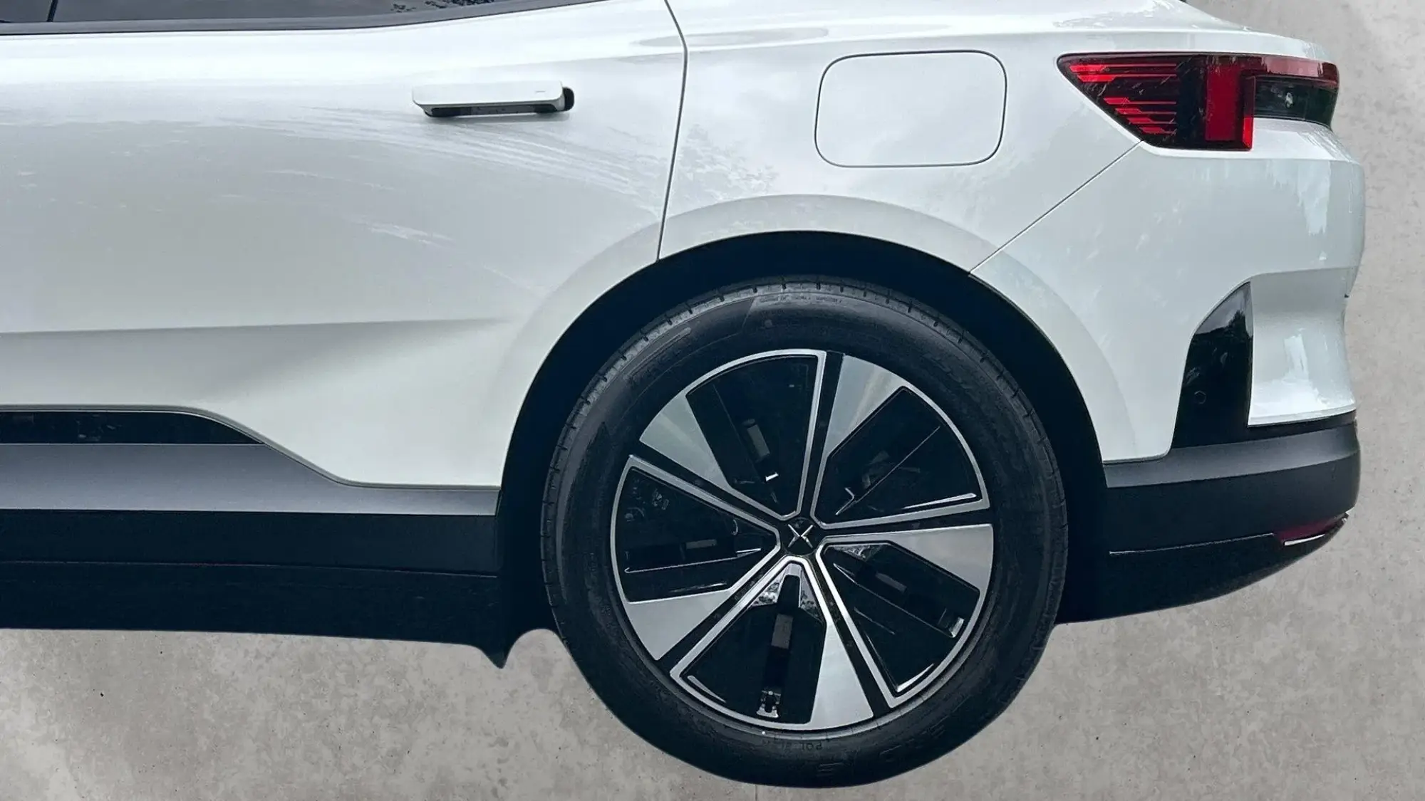 Polestar 4 SUV Image 28 Polestar 4 SUV Image 28
