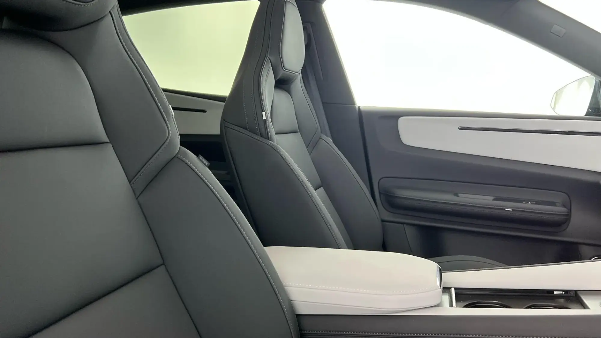 Polestar 4 Coupe Image 18 Polestar 4 Coupe Image 18