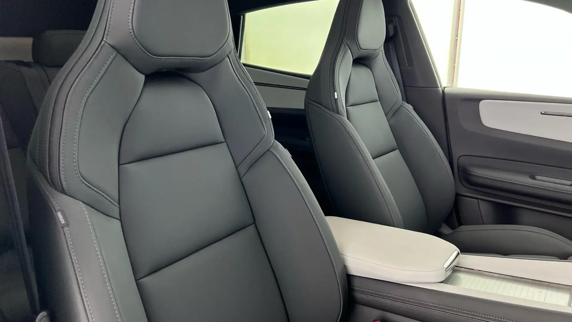 Polestar 4 Coupe Image 17 Polestar 4 Coupe Image 17