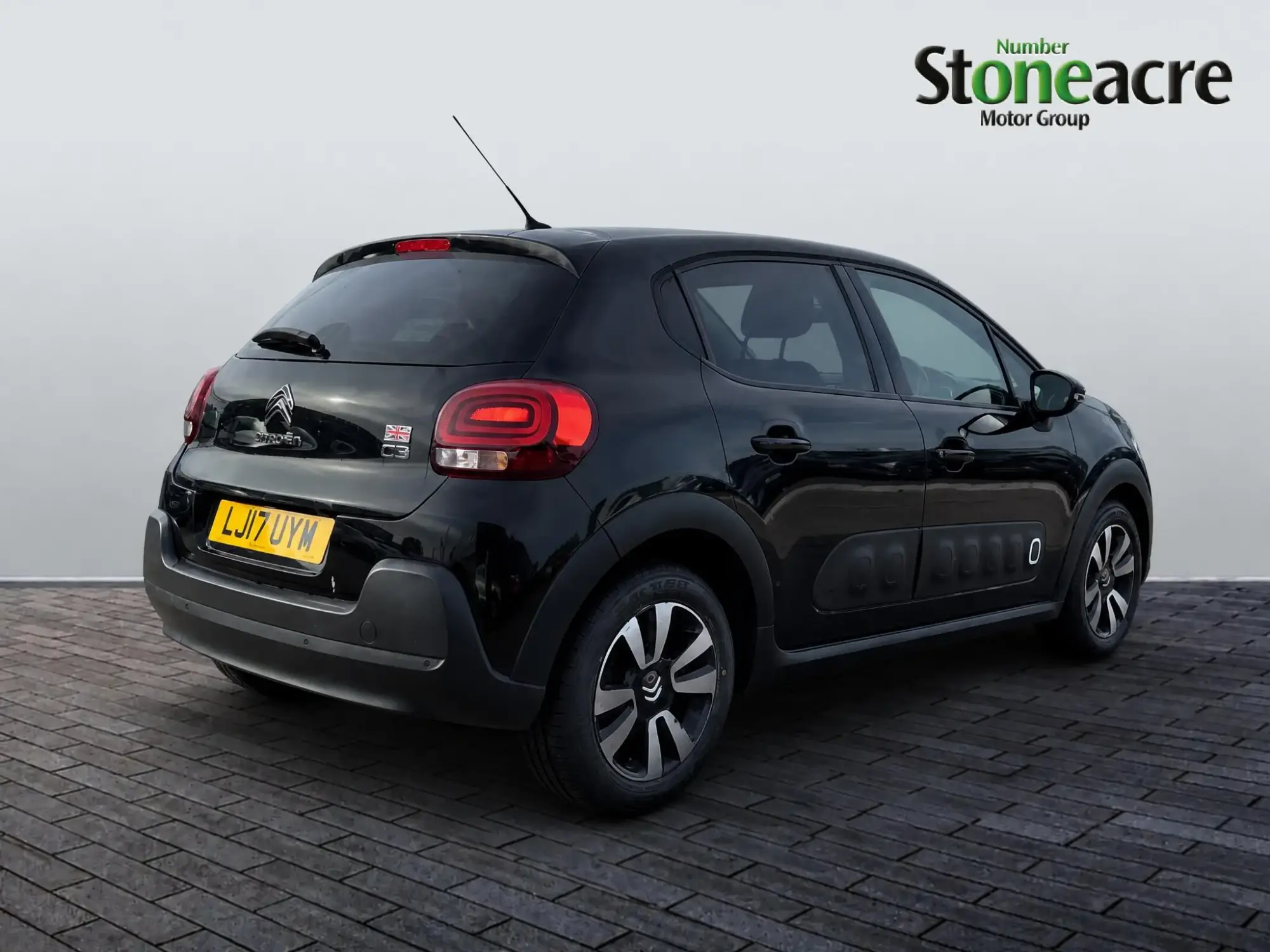 Citroen C3 1.2 PureTech Flair Hatchback 5dr Petrol Manual Euro 6 (82 ps) LJ17UYW Image 3 Citroen C3 1.2 PureTech Flair Hatchback 5dr Petrol Manual Euro 6 (82 ps) LJ17UYW Image 3