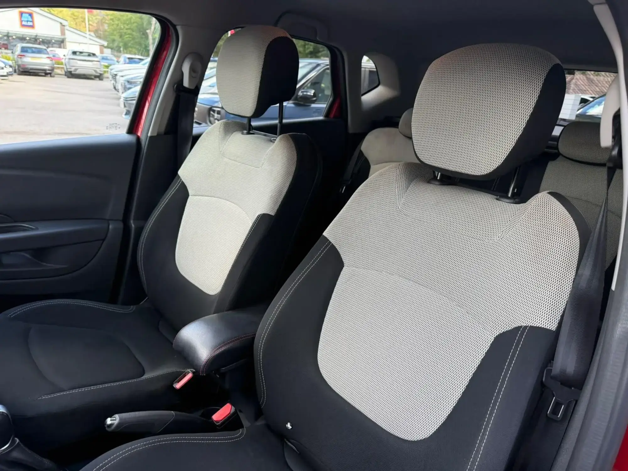 Renault Captur Image 32