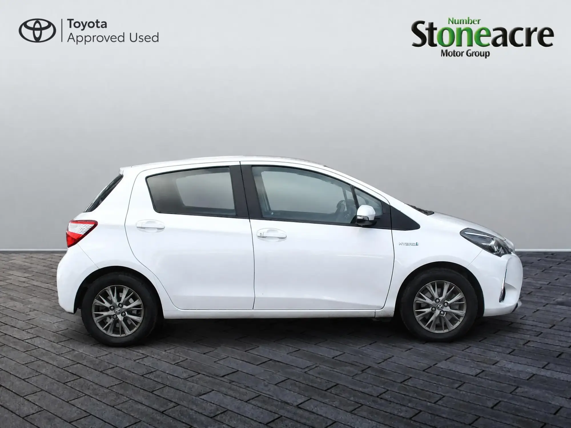Toyota Yaris Hybrid 1.5 Hybrid Icon 5dr CVT ND19YKK Image 2