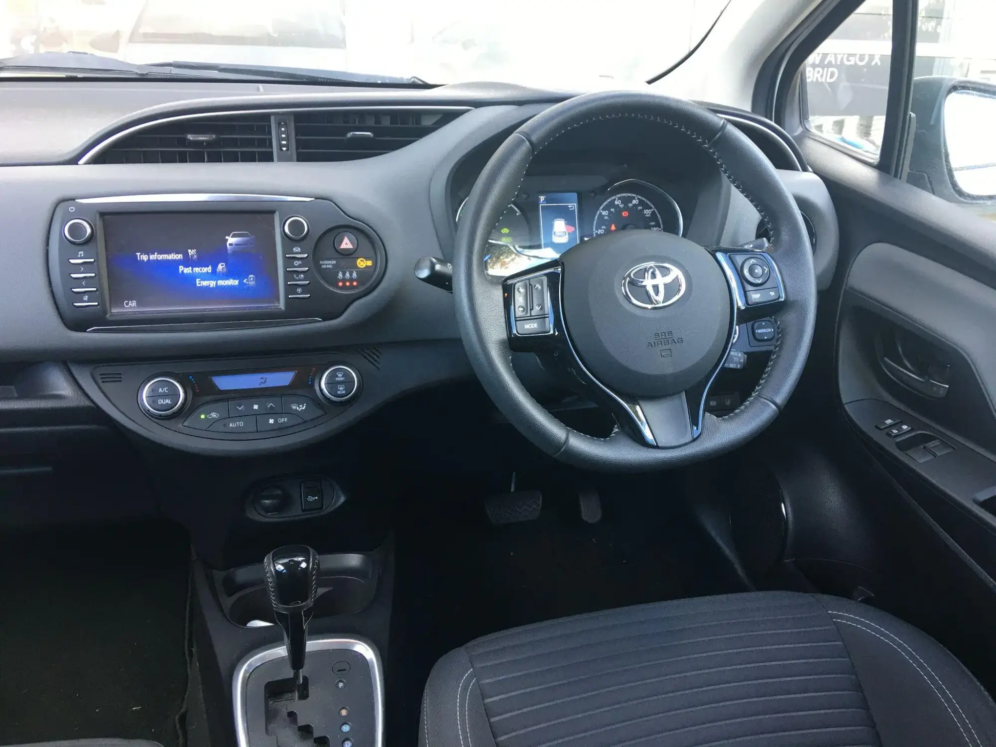 Toyota Yaris Hybrid Image 12 Toyota Yaris Hybrid Image 12