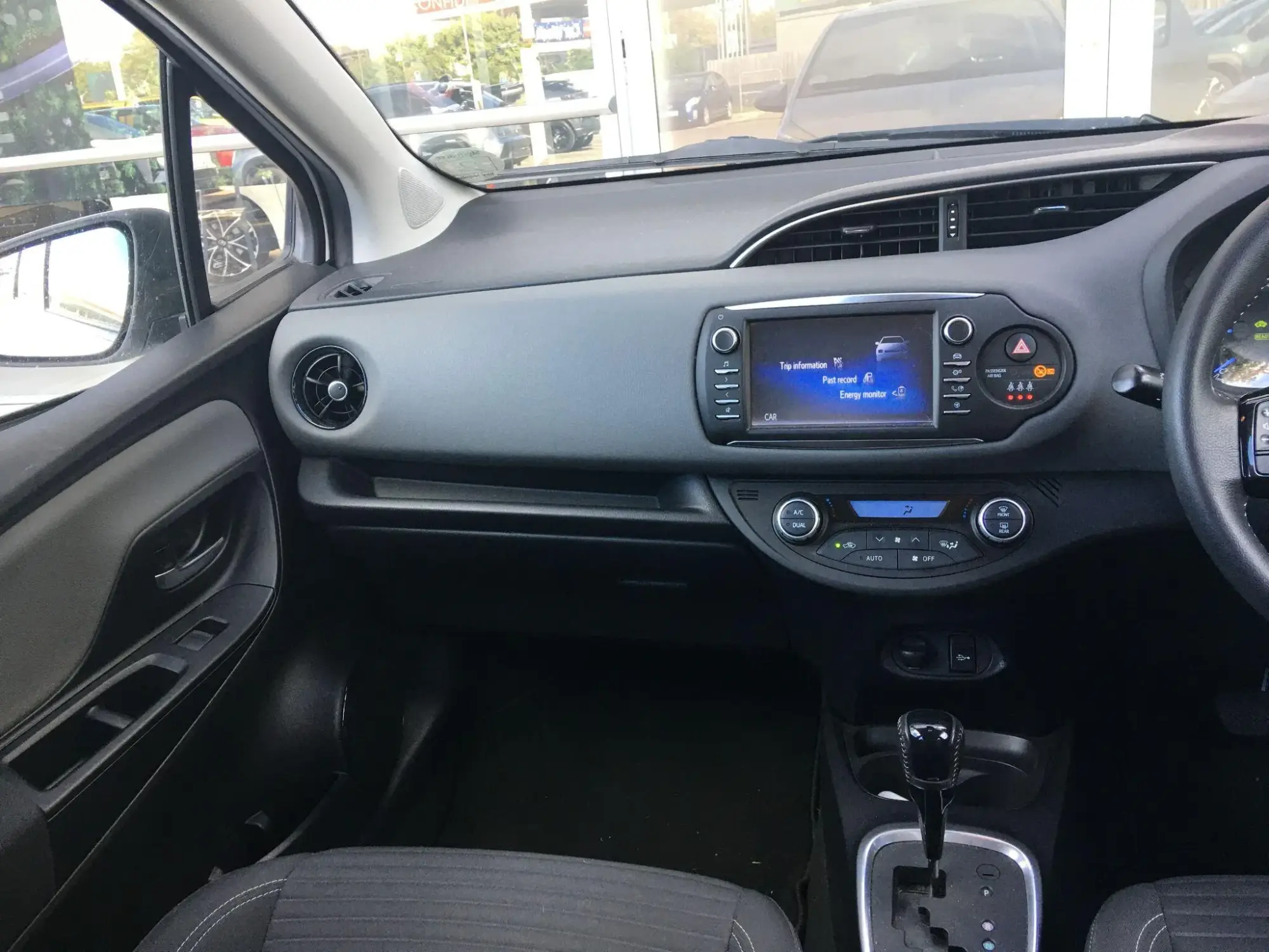 Toyota Yaris Hybrid Image 13 Toyota Yaris Hybrid Image 13