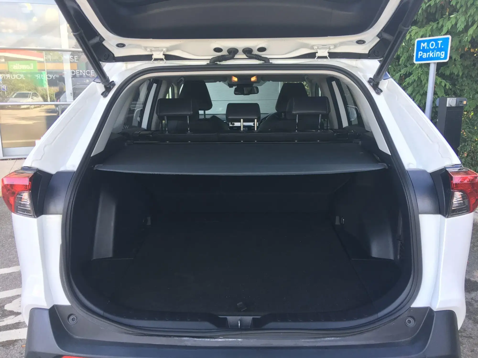 Toyota RAV4 Image 10