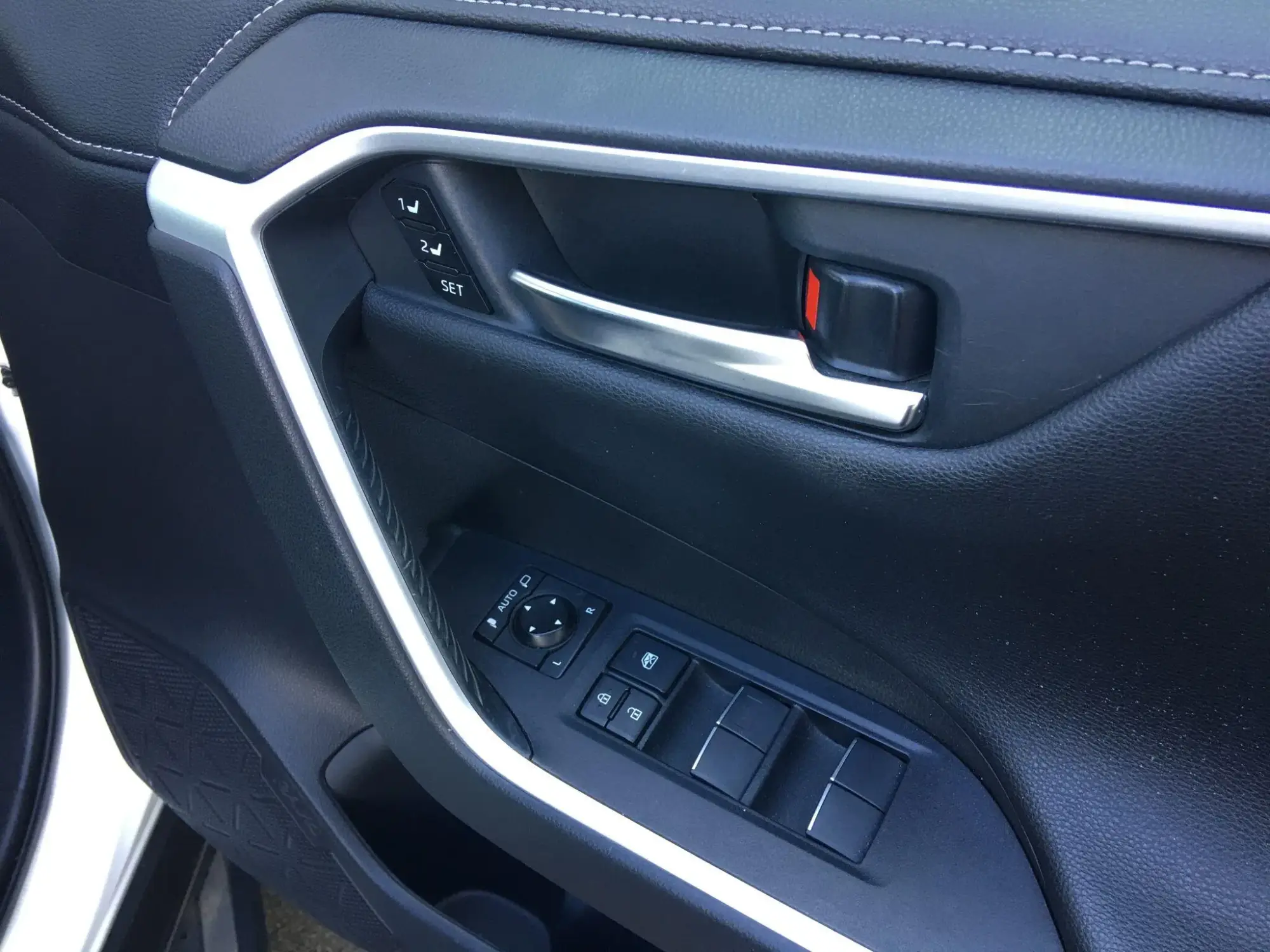 Toyota RAV4 Image 20