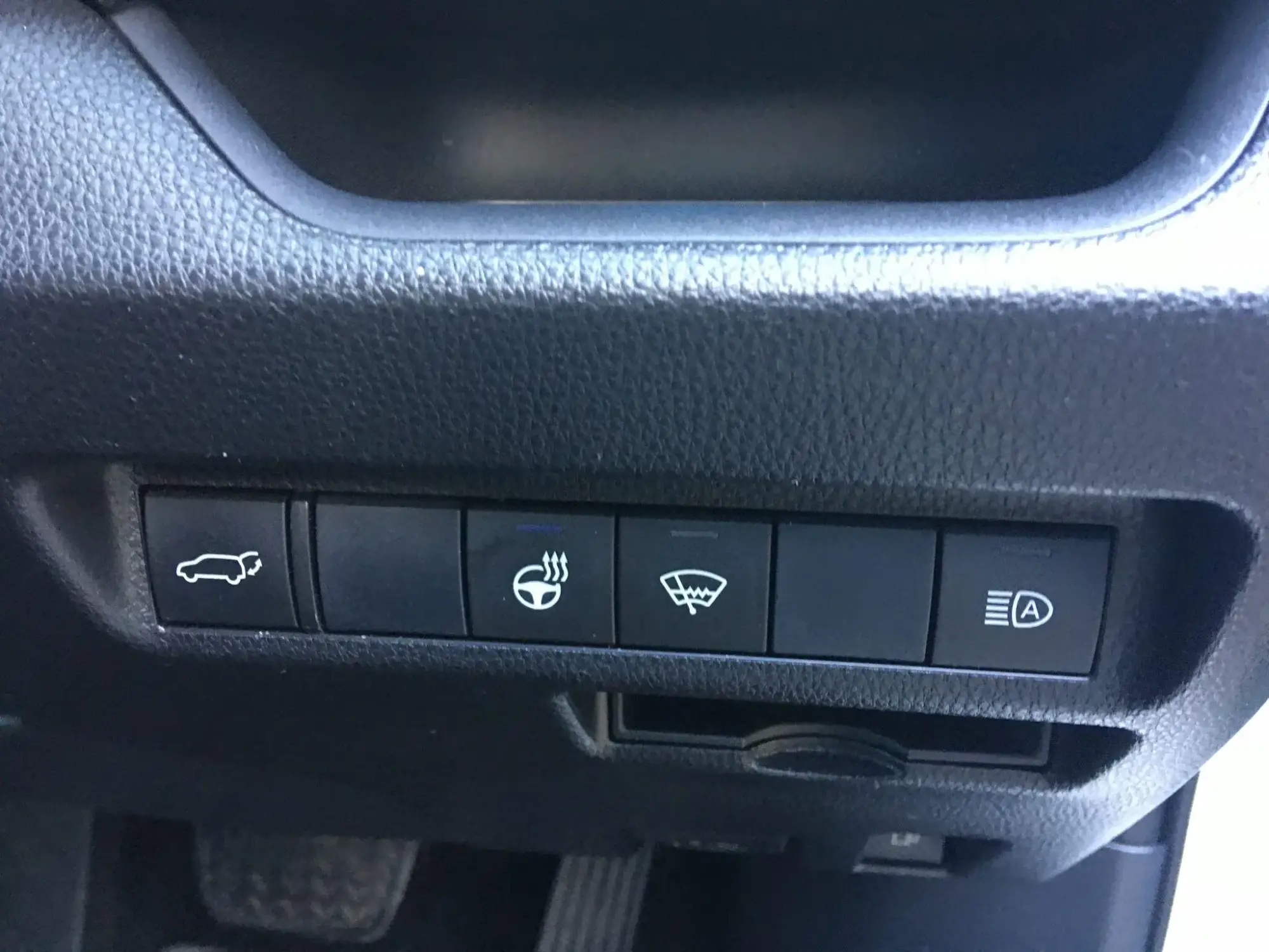 Toyota RAV4 Image 23