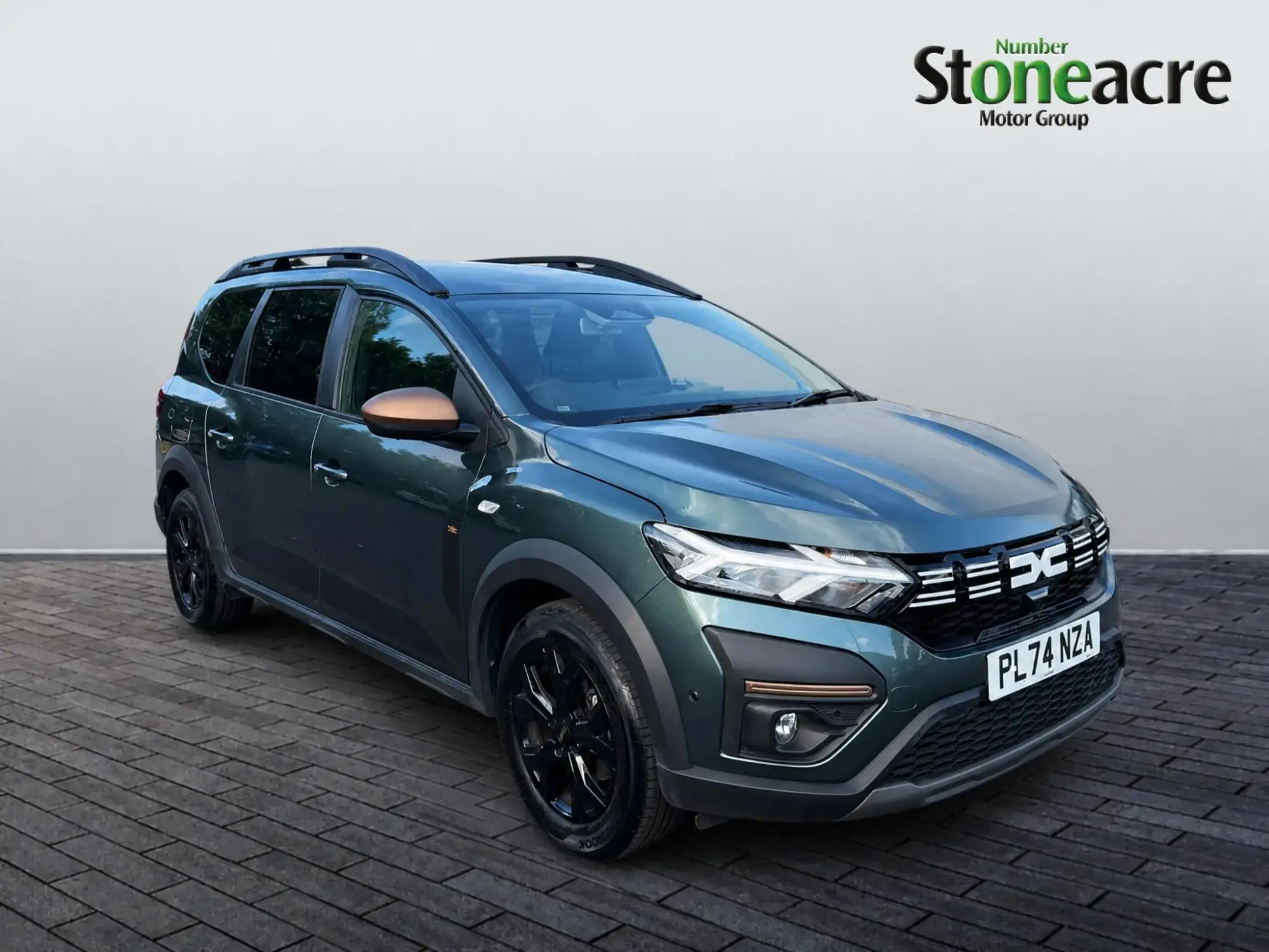 Dacia Jogger Hybrid 1.6 HEV Extreme 5dr Auto PL74NZA Image 1 Dacia Jogger Hybrid 1.6 HEV Extreme 5dr Auto PL74NZA Image 1
