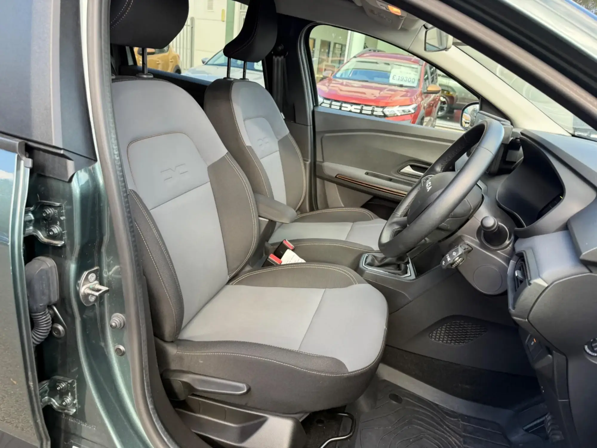 Dacia Jogger Hybrid Image 12