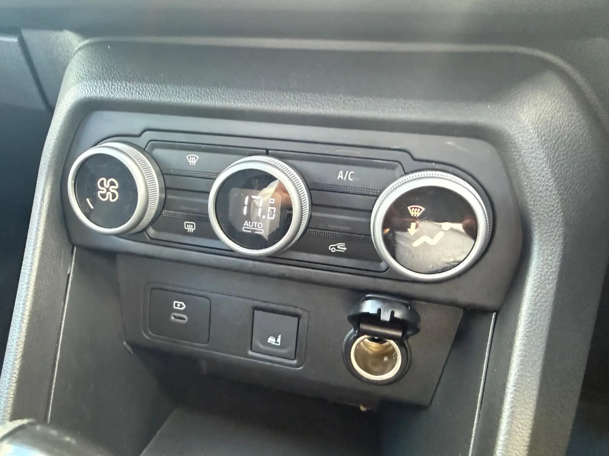 Dacia Jogger Hybrid Image 30
