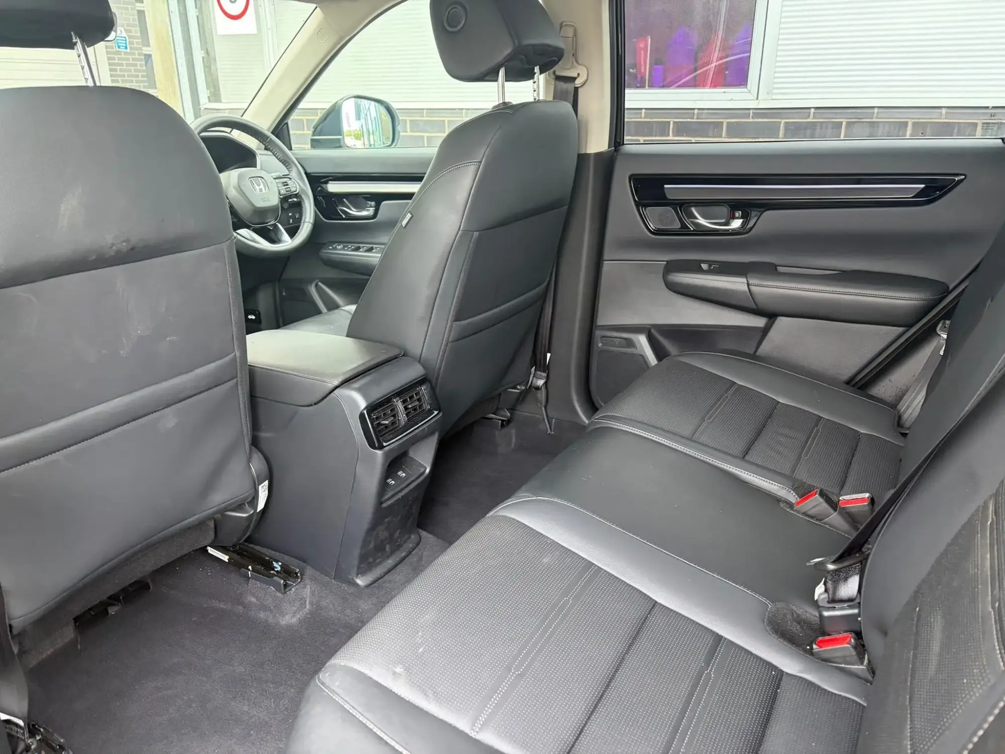Honda CR-V Hybrid Image 12