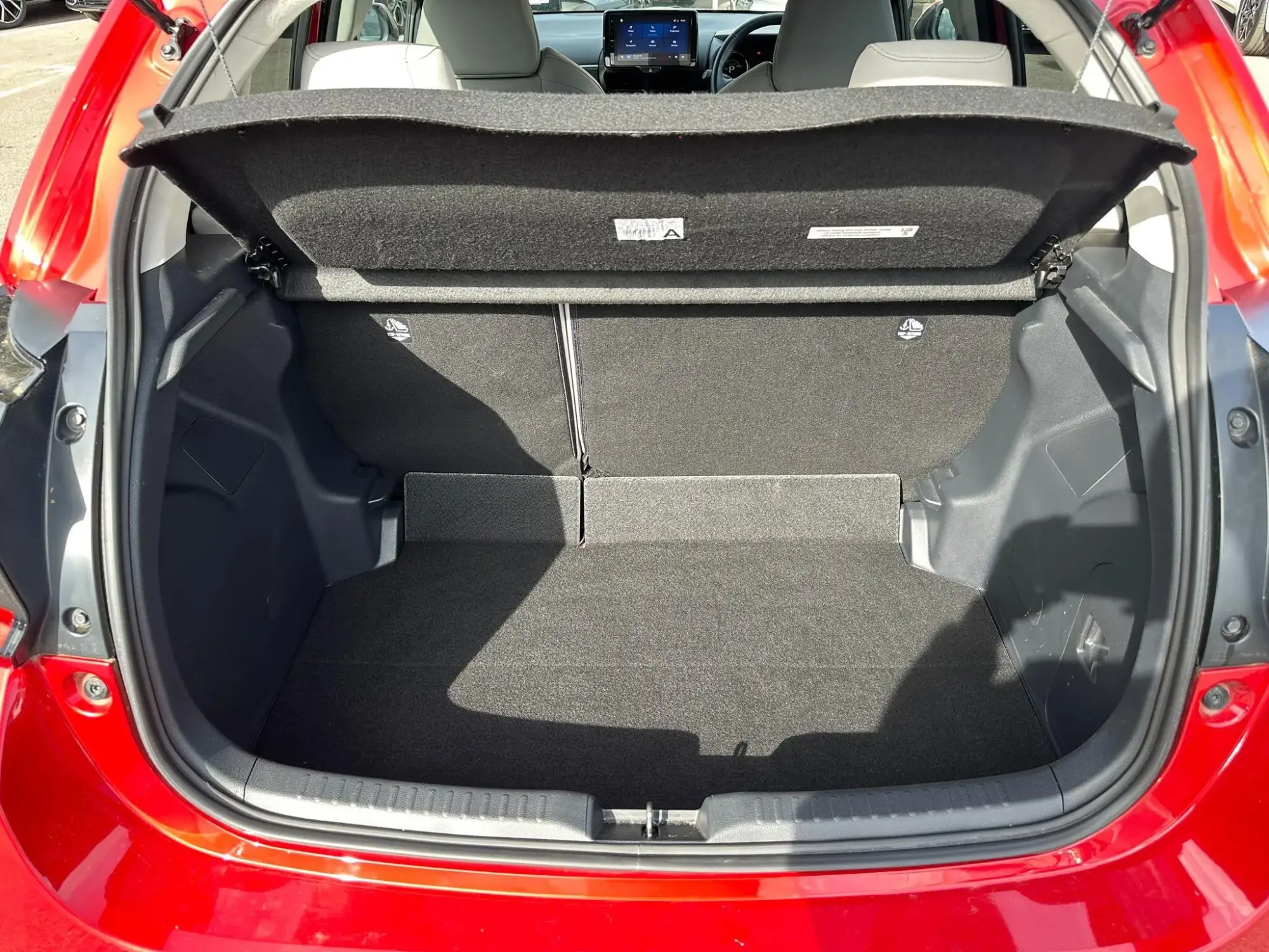 Toyota Yaris Hybrid Image 14 Toyota Yaris Hybrid Image 14