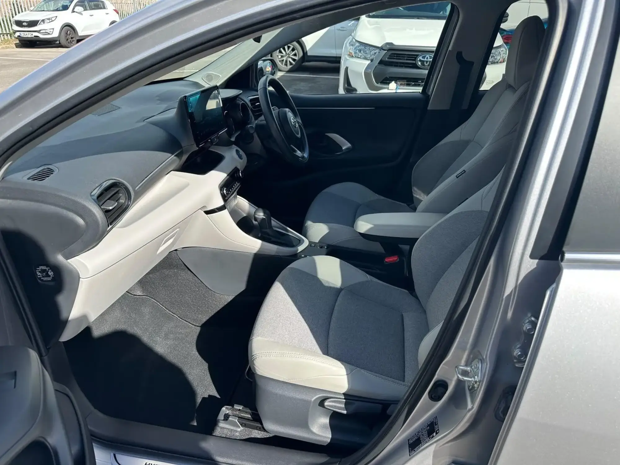 Toyota Yaris Hybrid Image 10 Toyota Yaris Hybrid Image 10
