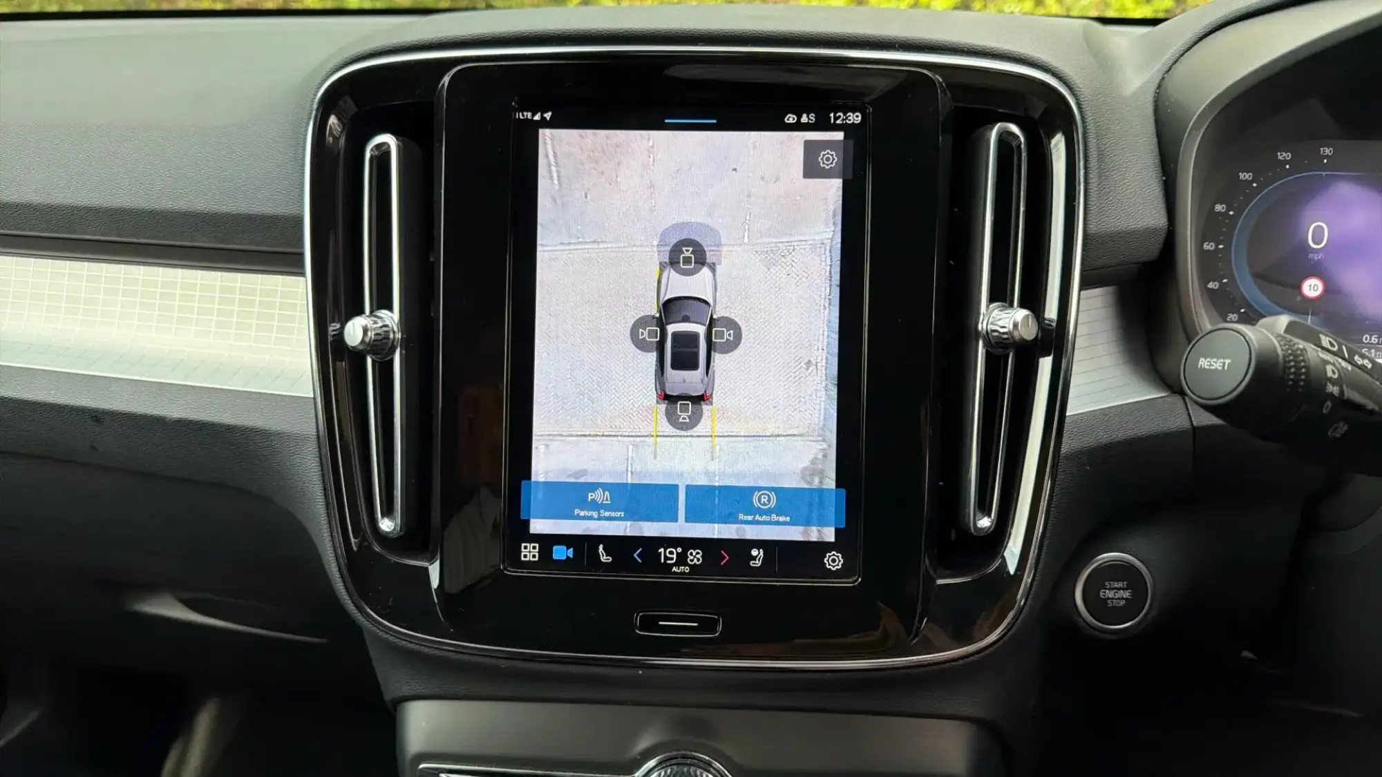 Volvo XC40 Image 16