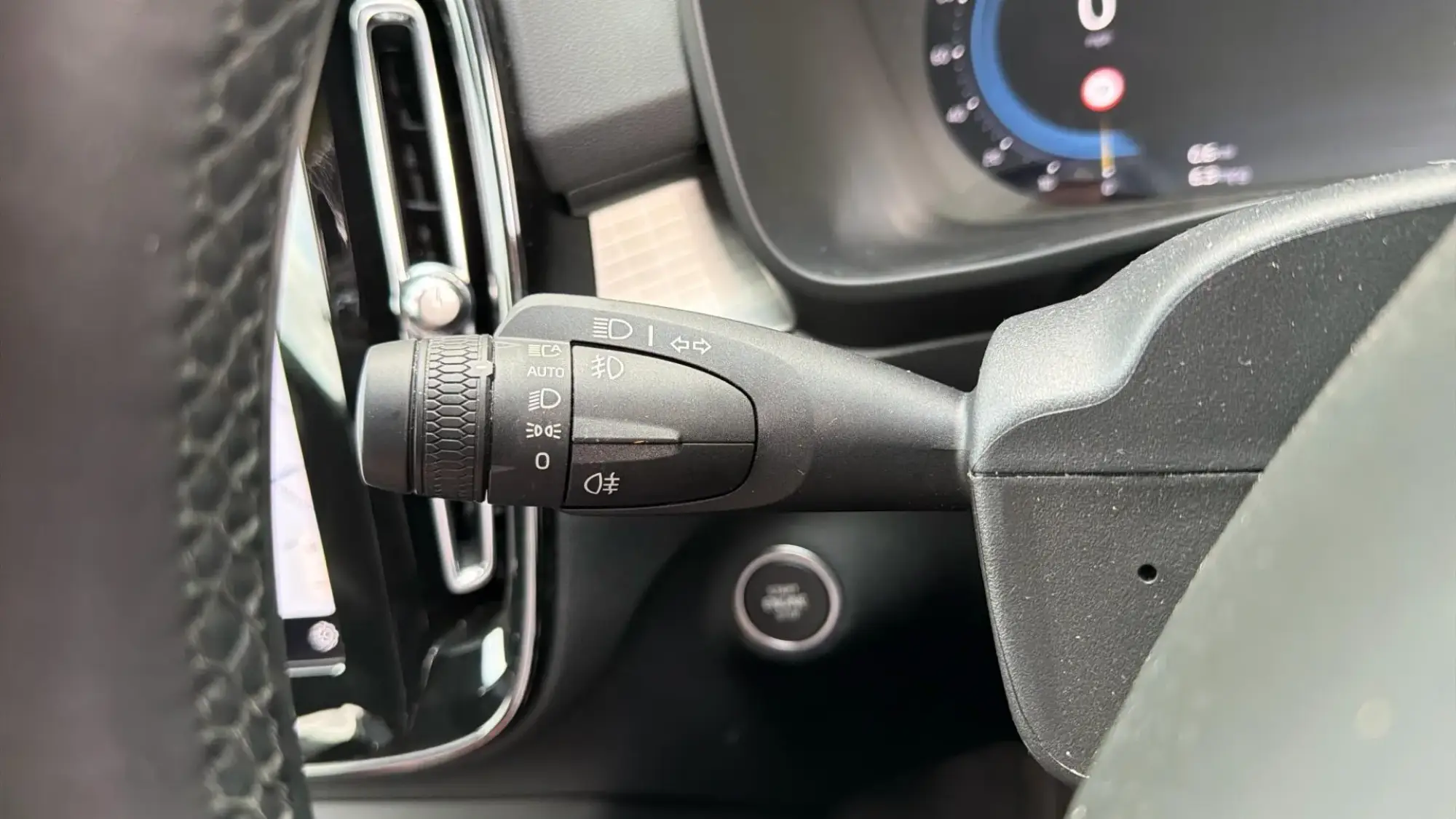 Volvo XC40 Image 17