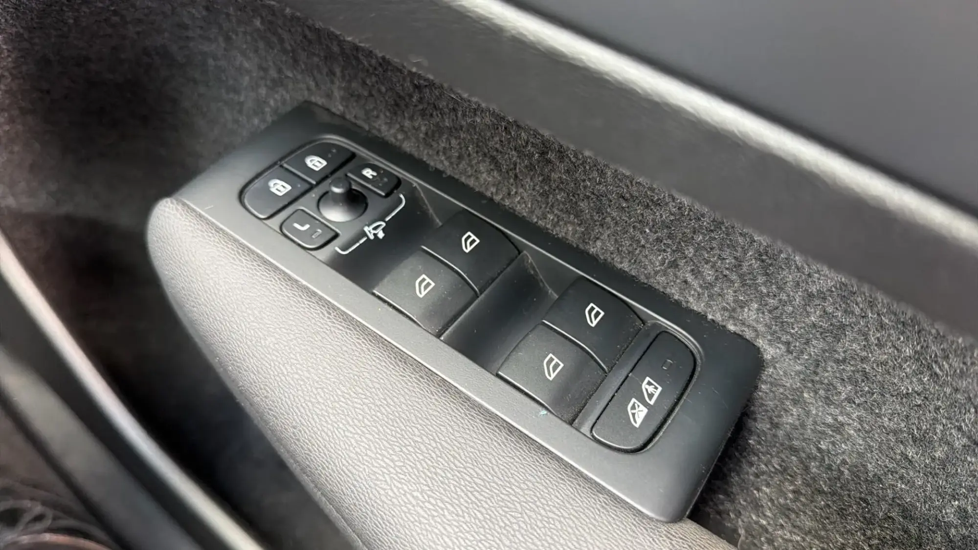 Volvo XC40 Image 21