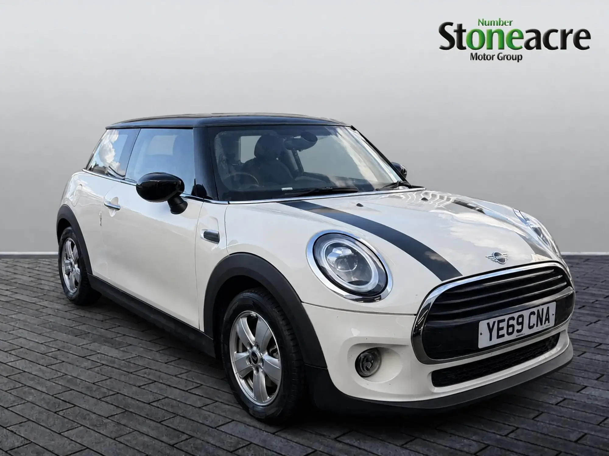 MINI Hatch Image 1 MINI Hatch Image 1