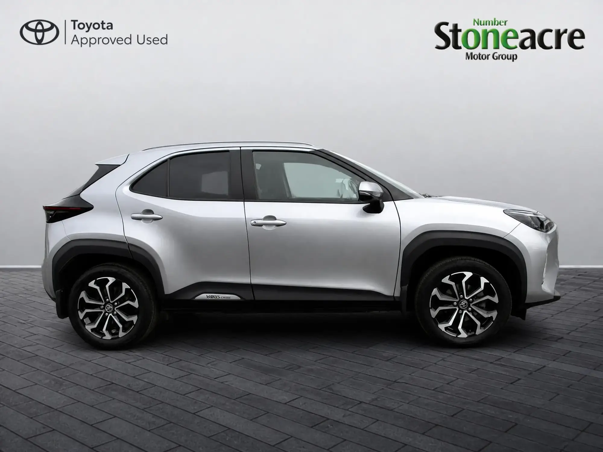Toyota Yaris Cross 1.5 Hybrid Design 5dr CVT NL72ONZ Image 2