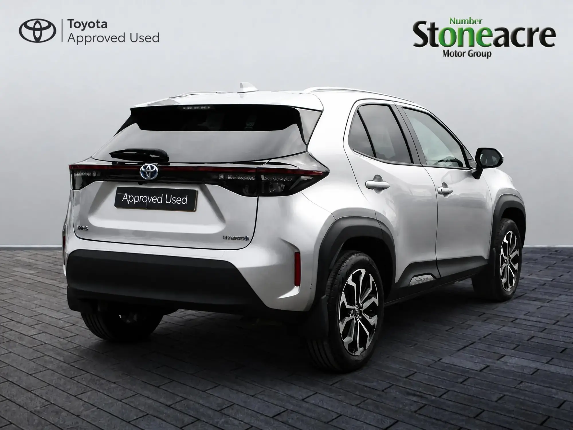 Toyota Yaris Cross 1.5 Hybrid Design 5dr CVT NL72ONZ Image 3