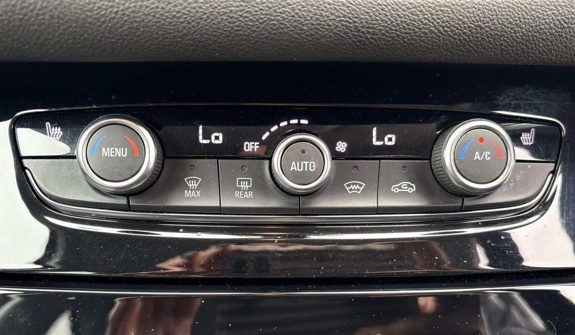Vauxhall Grandland Image 24