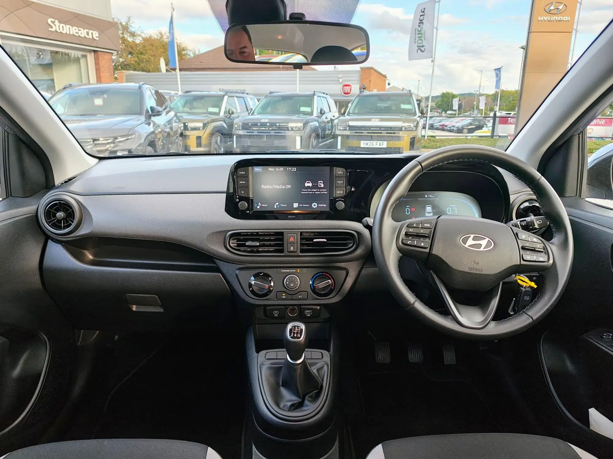 Hyundai i10 Image 11