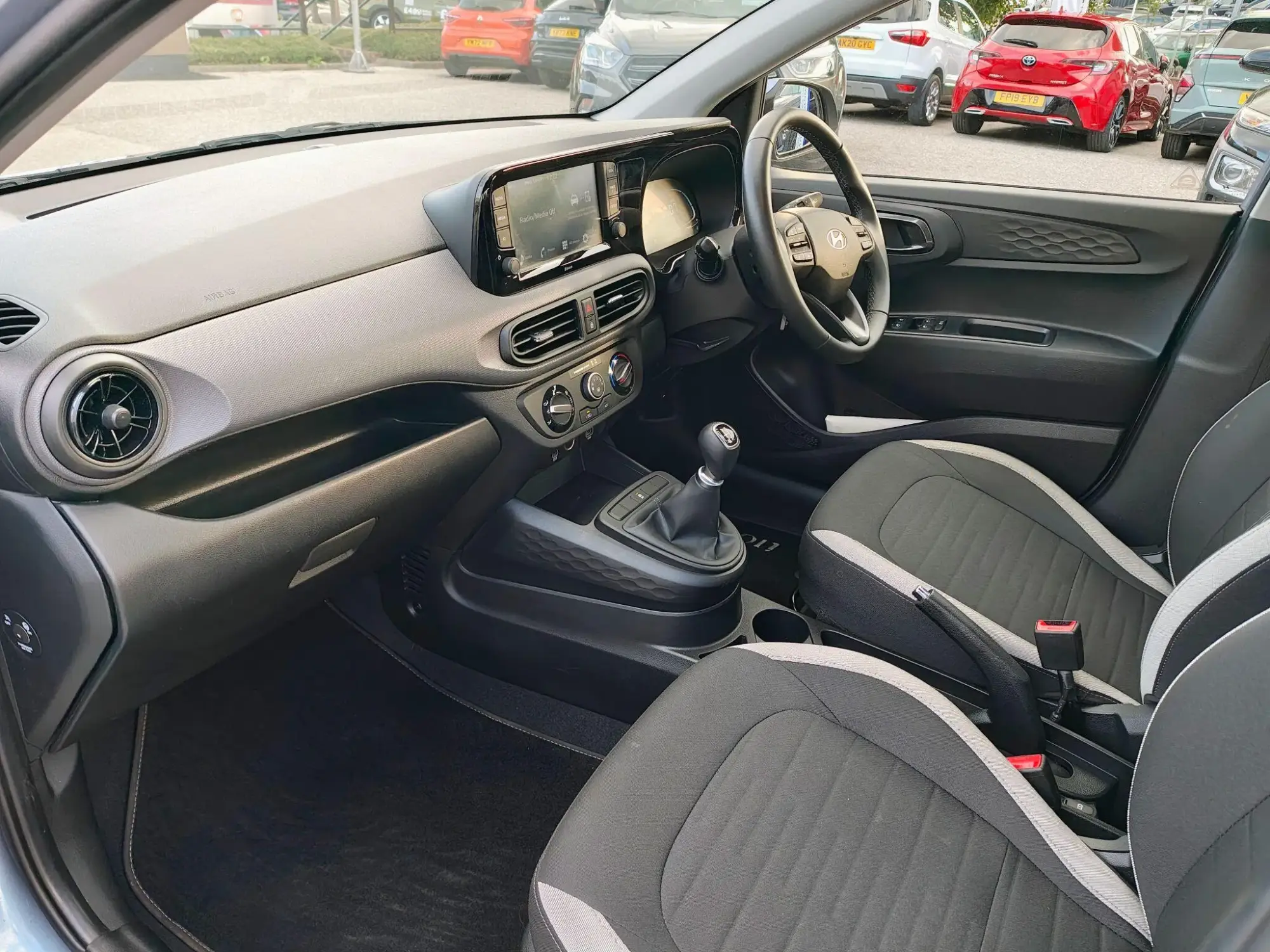Hyundai i10 Image 12