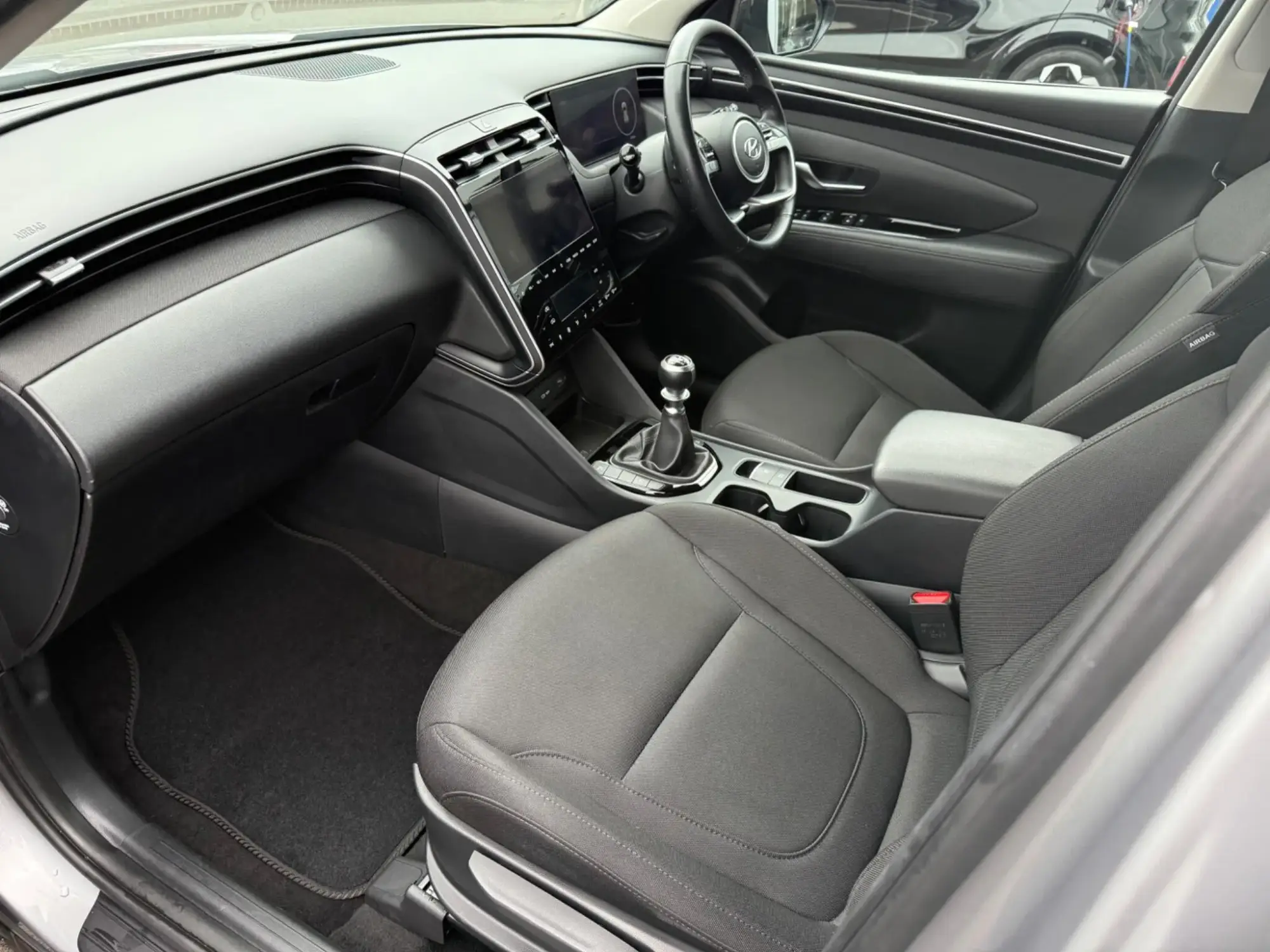 Hyundai TUCSON Image 12 Hyundai TUCSON Image 12