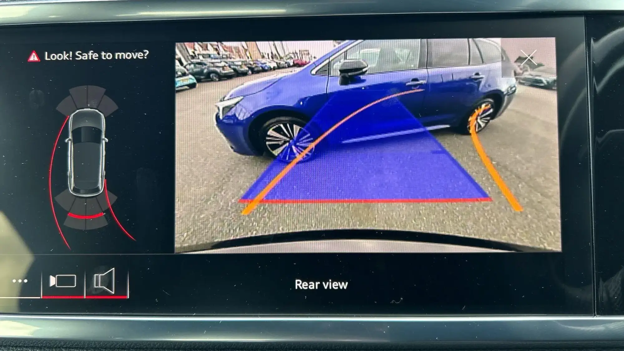 Audi Q3 Image 21
