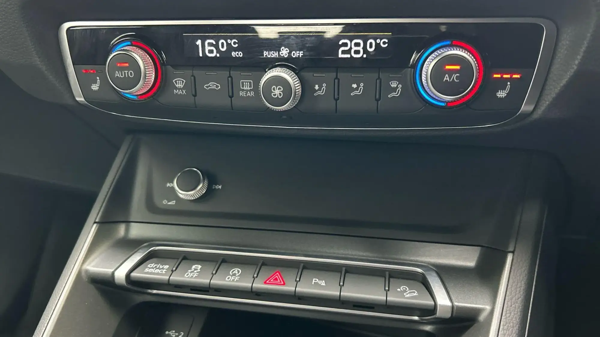 Audi Q3 Image 32