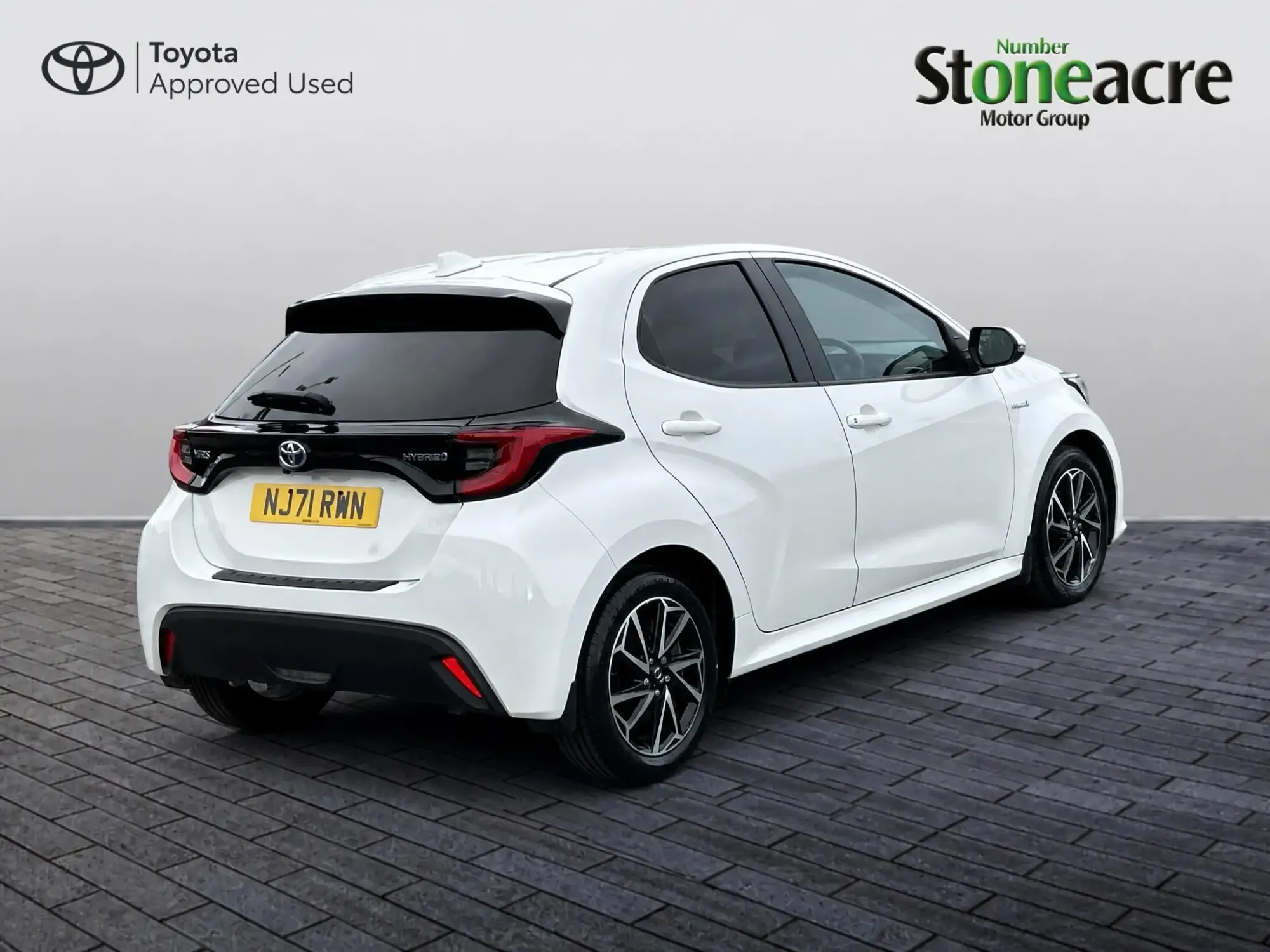 Toyota Yaris Hybrid 1.5 Hybrid Design 5dr CVT NJ71RWN Image 3