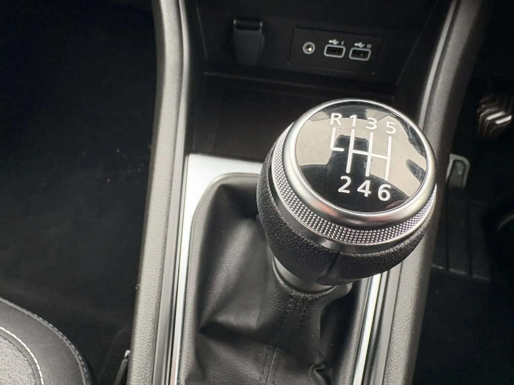 Renault Captur Image 28 Renault Captur Image 28