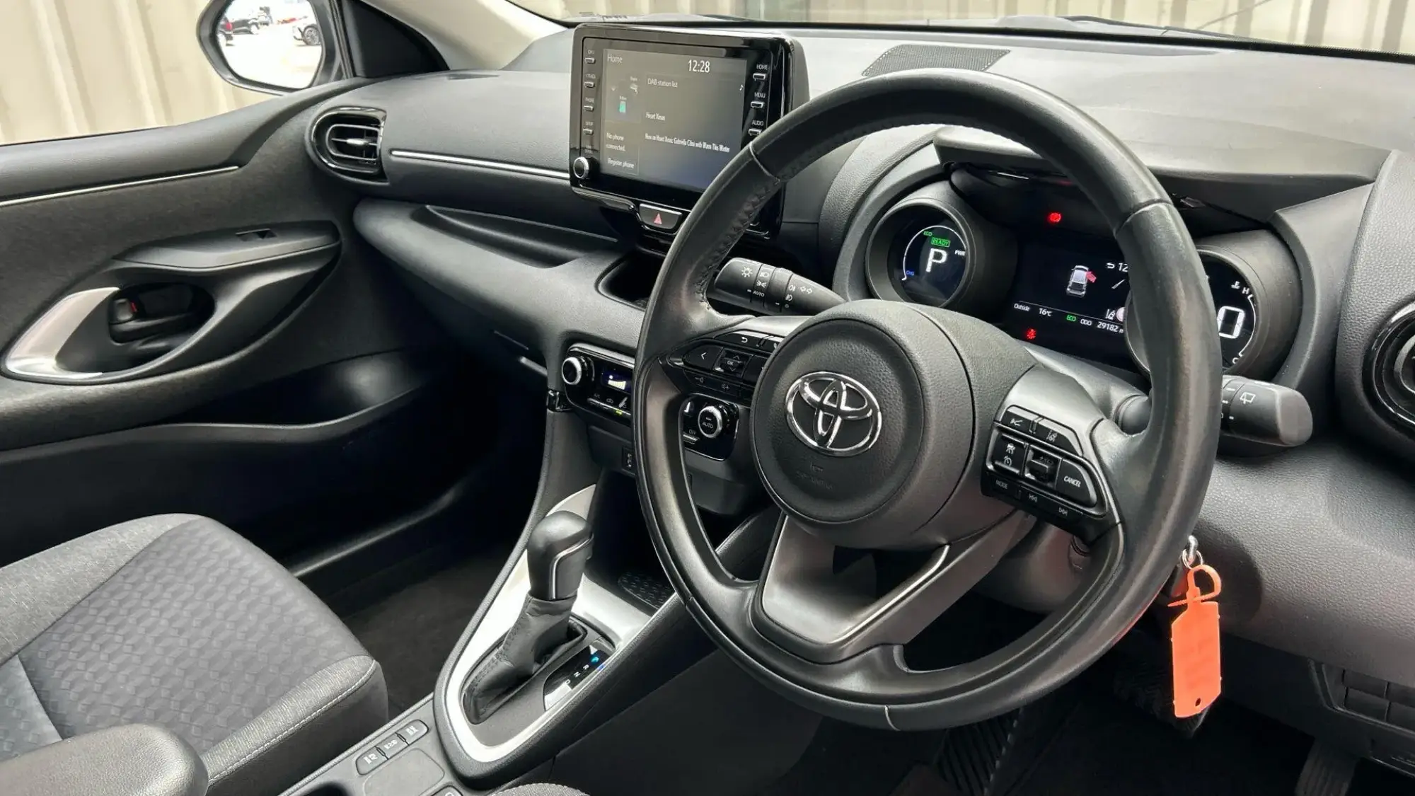 Toyota Yaris Hybrid Image 10 Toyota Yaris Hybrid Image 10