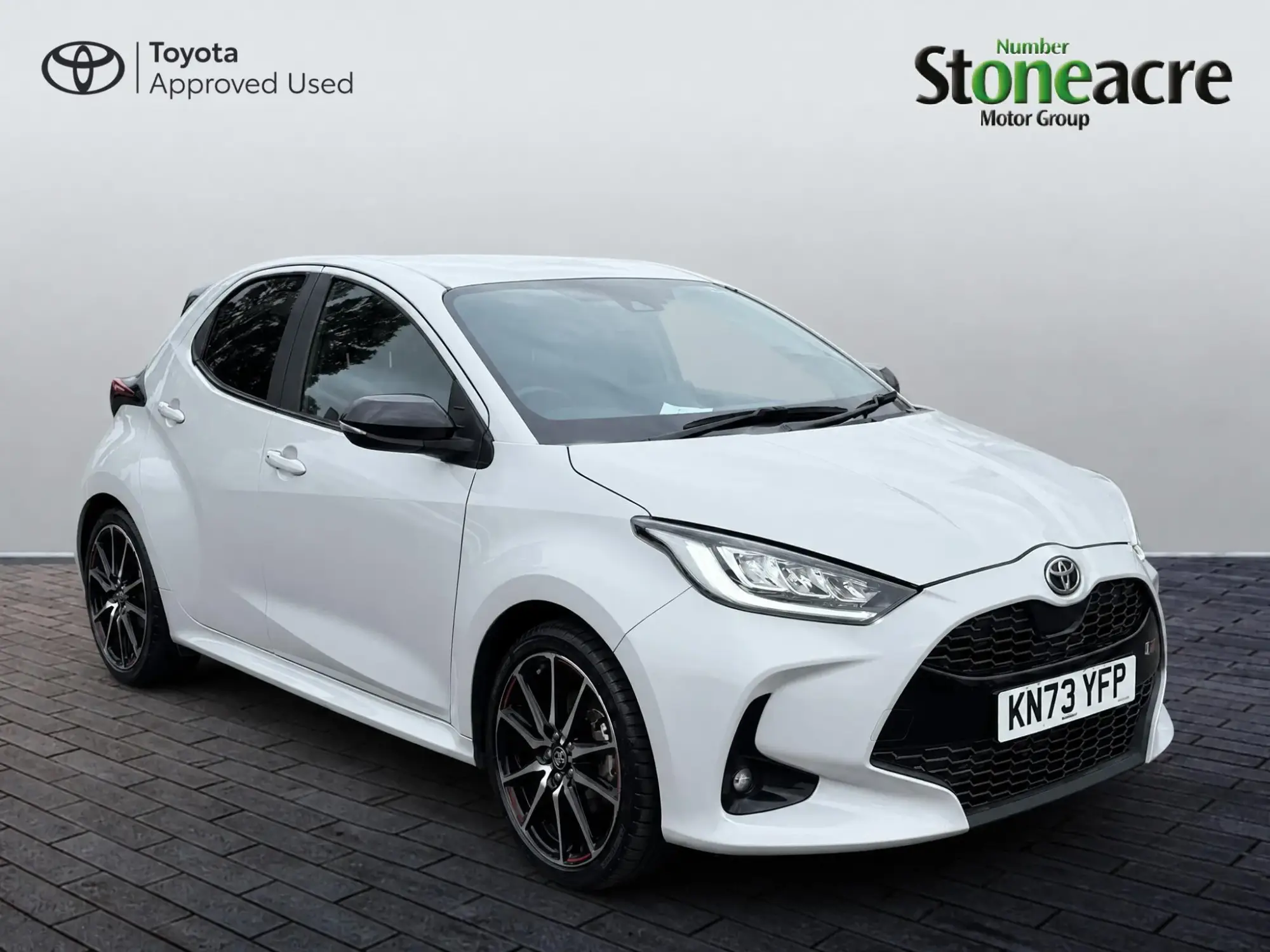 Toyota Yaris Hybrid Image 1